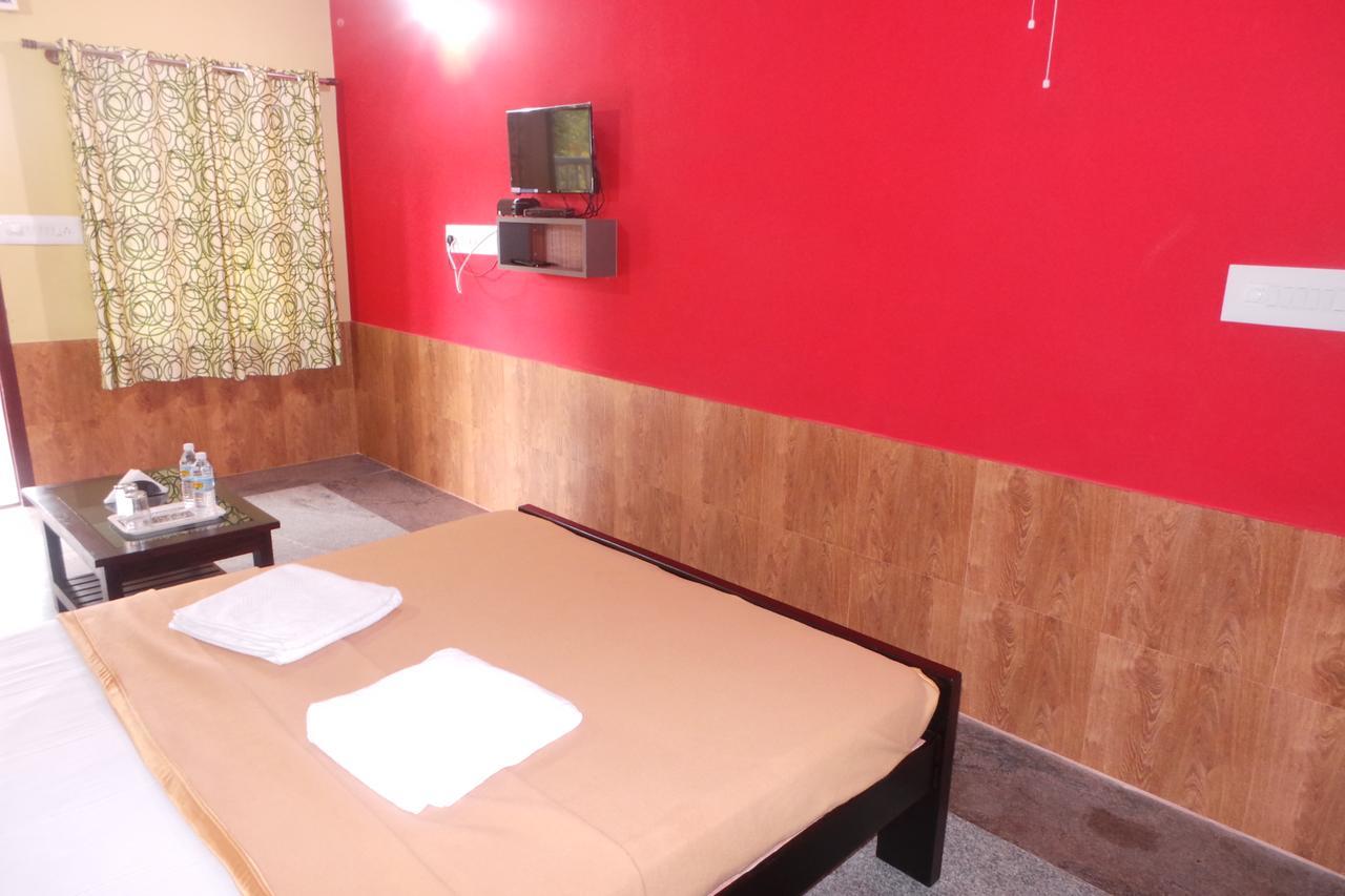 Iroomz Sri Vinayaka Comfort Virajpet Εξωτερικό φωτογραφία