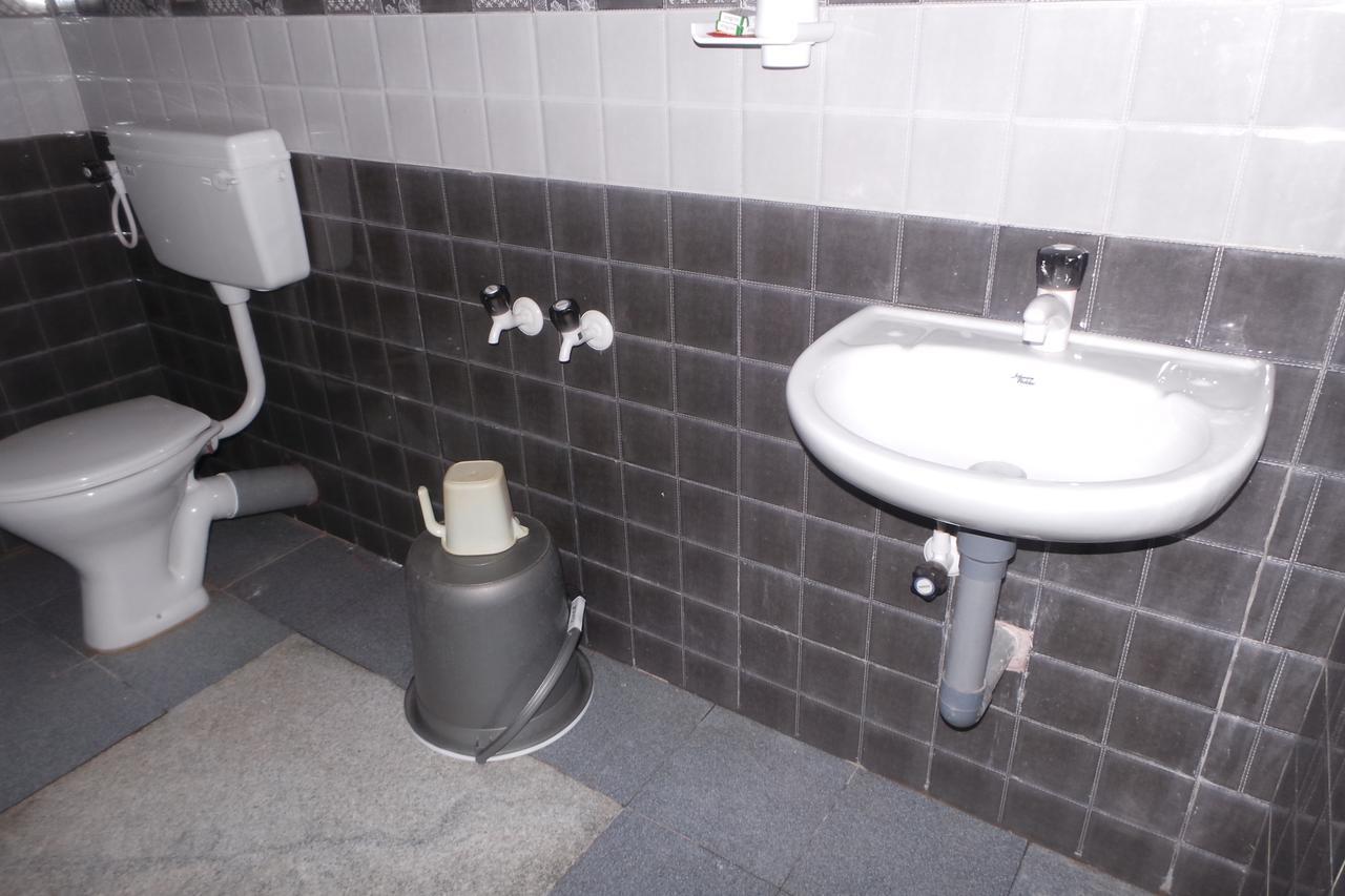 Iroomz Sri Vinayaka Comfort Virajpet Εξωτερικό φωτογραφία