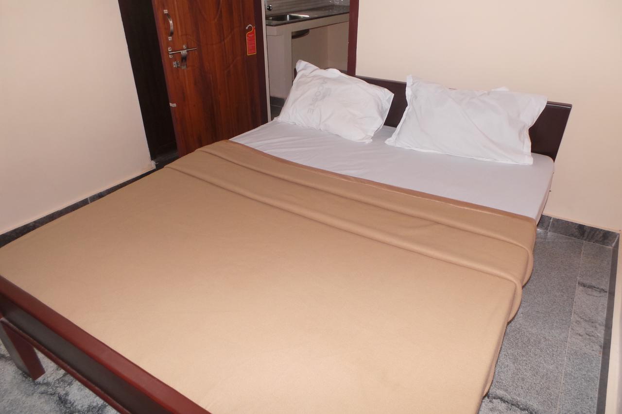 Iroomz Sri Vinayaka Comfort Virajpet Εξωτερικό φωτογραφία