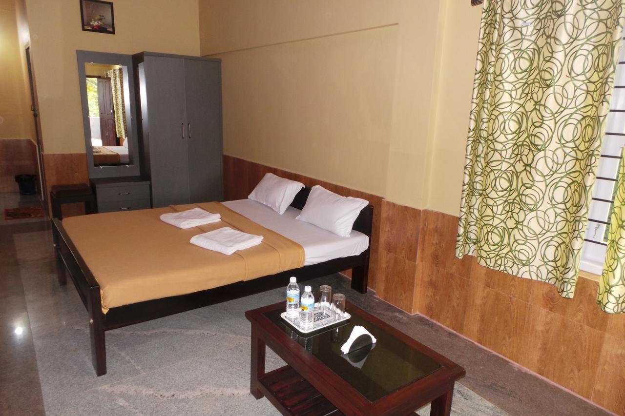 Iroomz Sri Vinayaka Comfort Virajpet Εξωτερικό φωτογραφία
