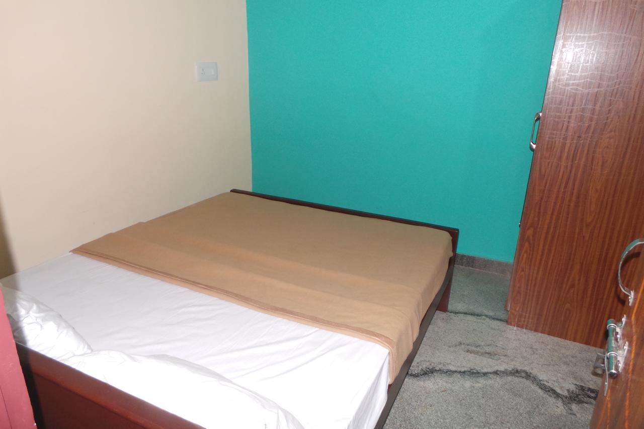 Iroomz Sri Vinayaka Comfort Virajpet Εξωτερικό φωτογραφία