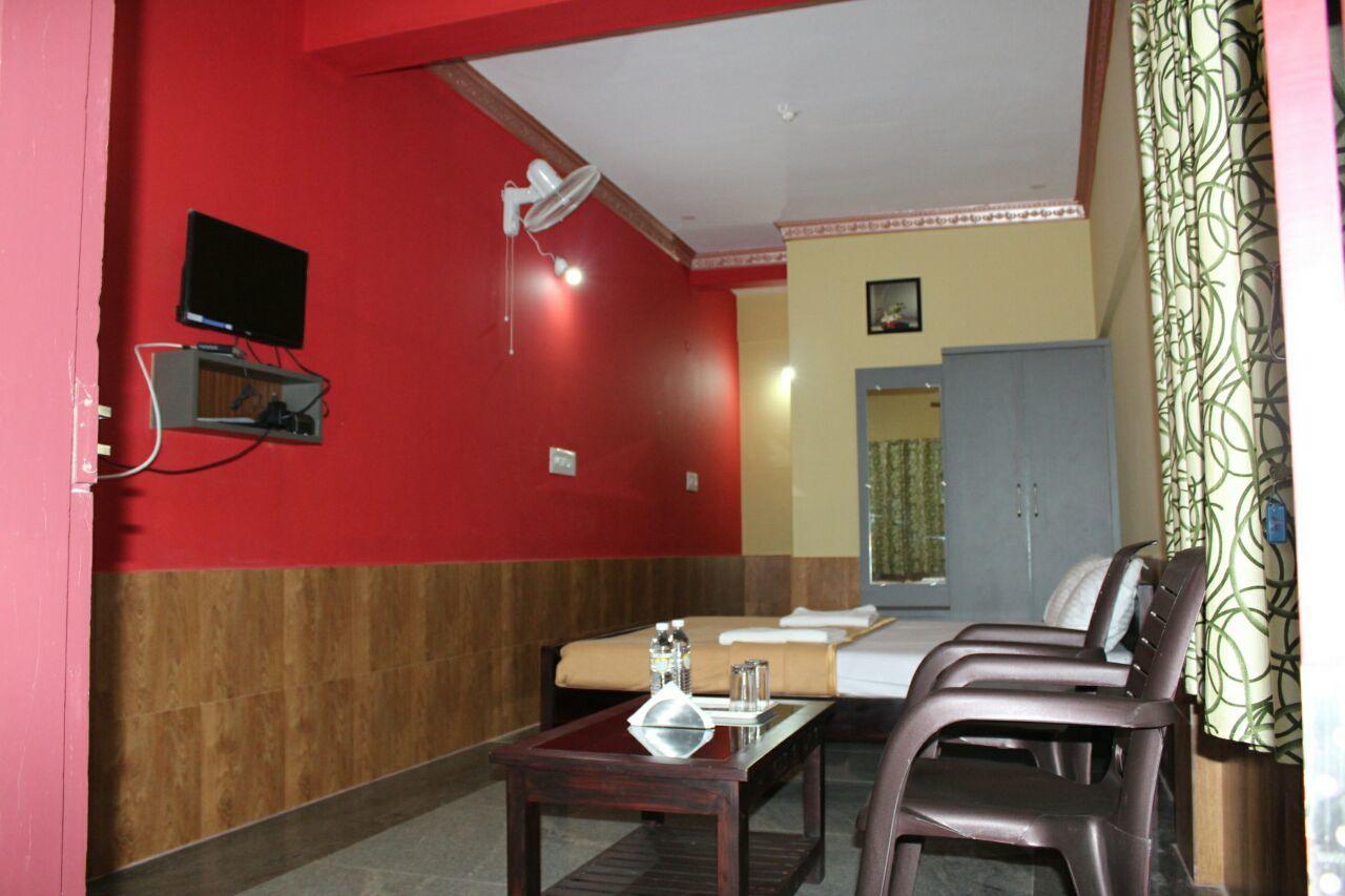 Iroomz Sri Vinayaka Comfort Virajpet Εξωτερικό φωτογραφία